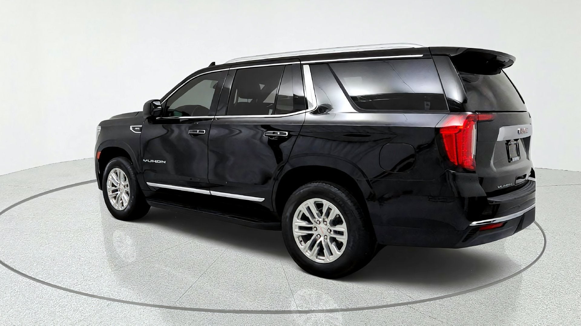 2023 GMC Yukon SLT