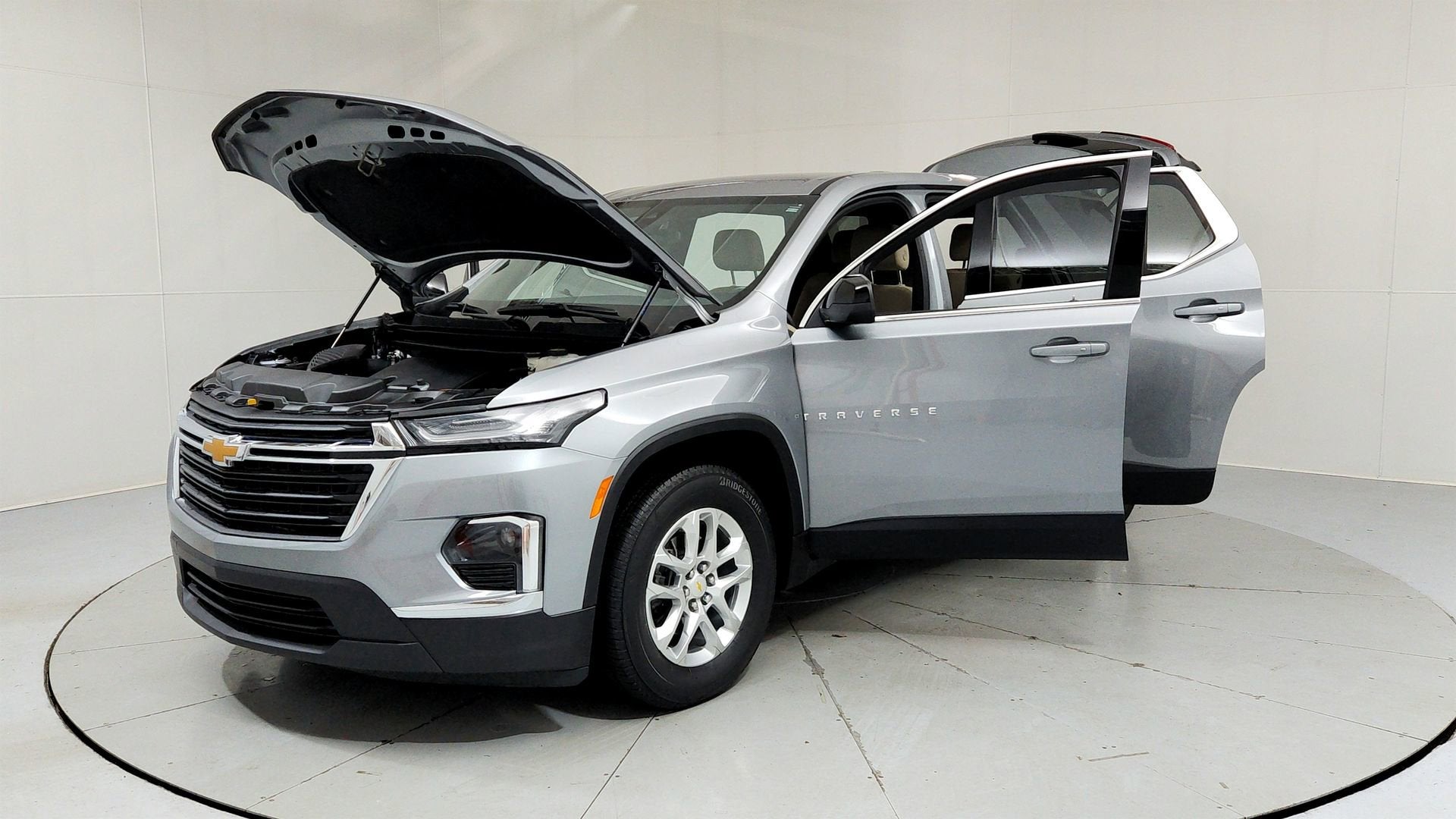 2023 Chevrolet Traverse LS