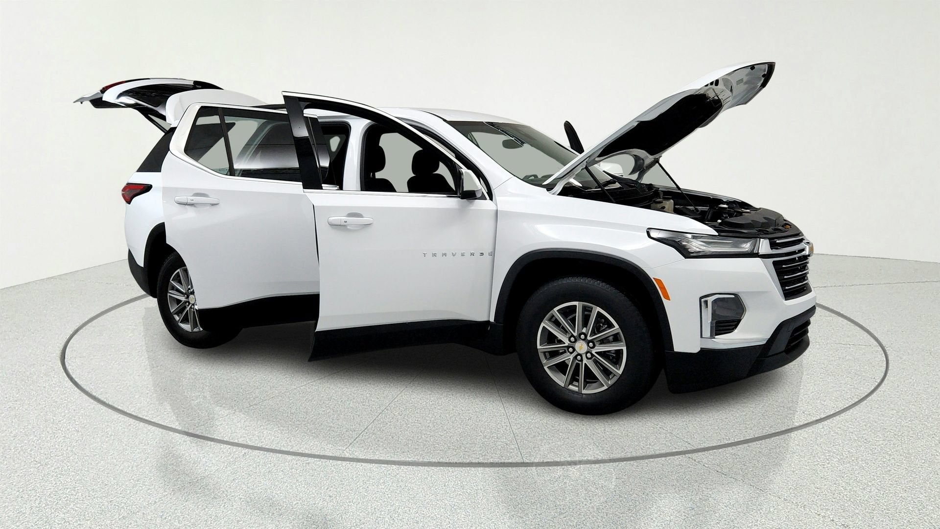 2023 Chevrolet Traverse LT Cloth