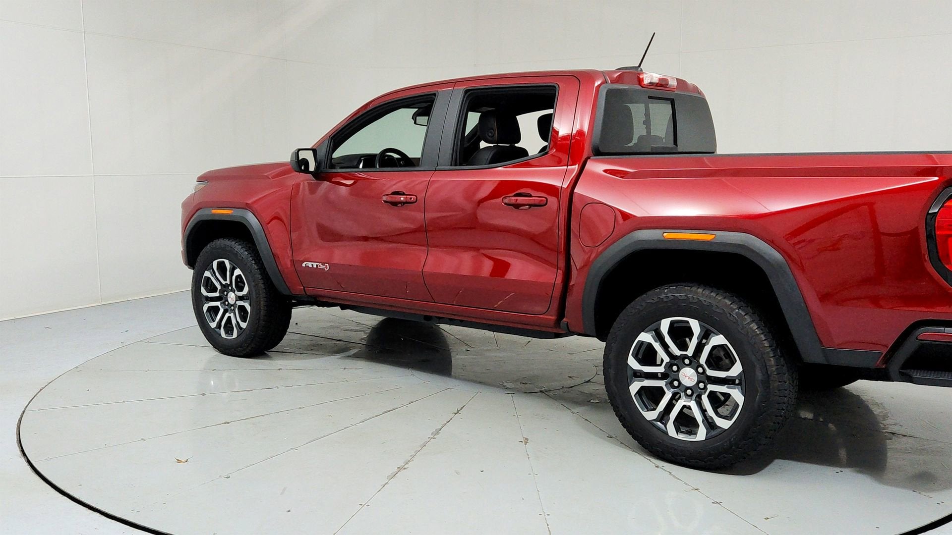 2024 GMC Canyon AT4