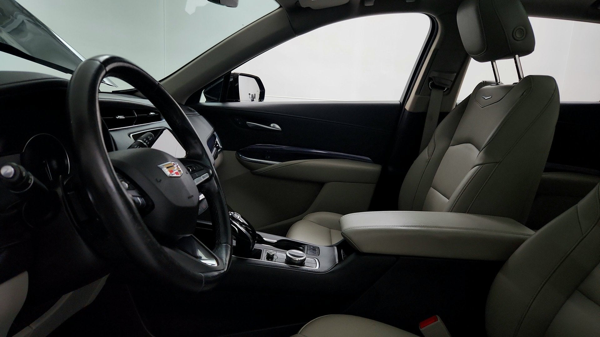 2023 Cadillac XT4 AWD Luxury