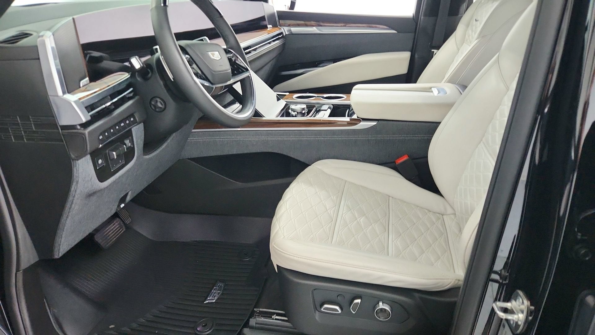 2026 Cadillac Escalade ESV Platinum Luxury