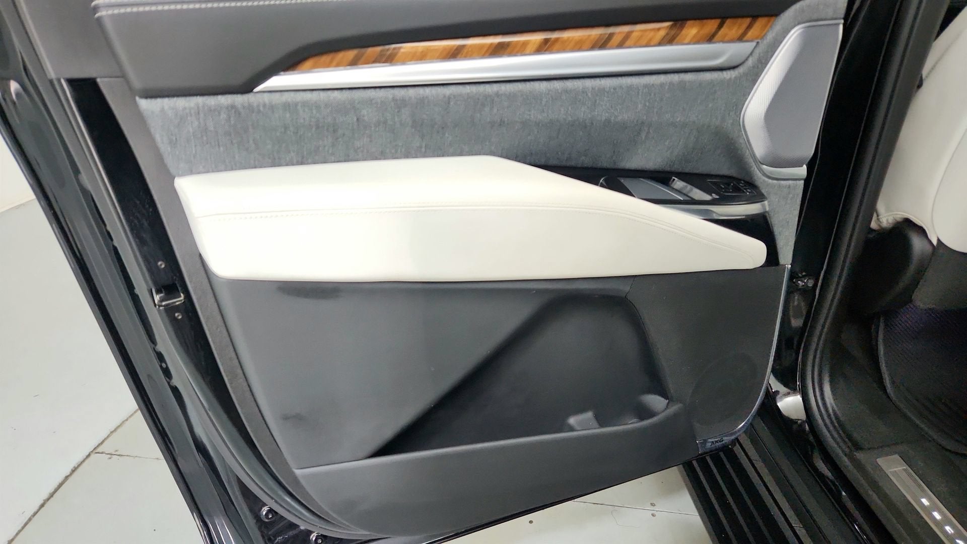 2026 Cadillac Escalade ESV Platinum Luxury