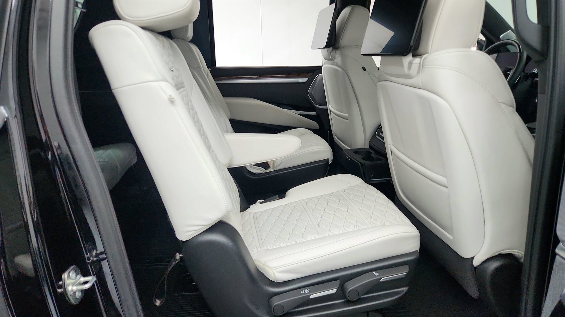 2026 Cadillac Escalade ESV Platinum Luxury