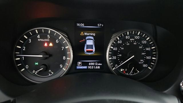 2021 INFINITI Q60 PURE