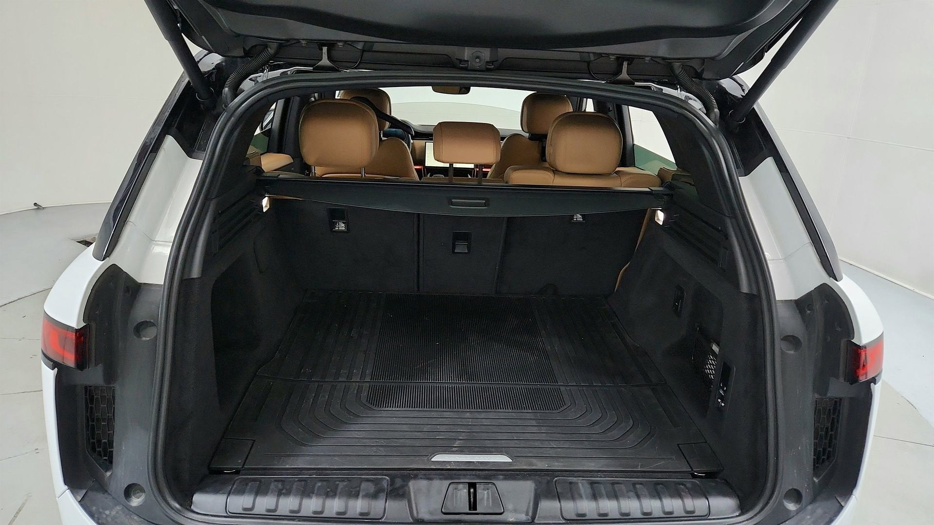 2025 Land Rover Range Rover Sport P360 SE